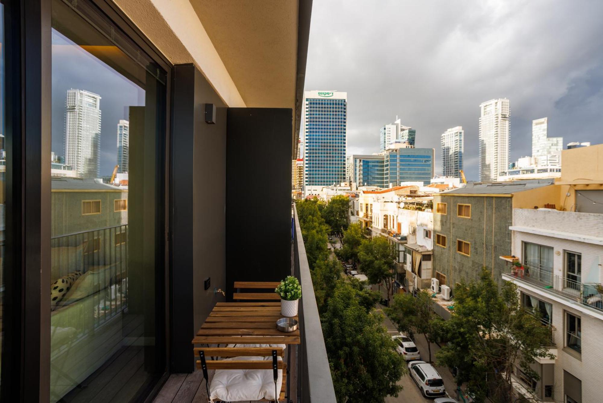 Herzl Luxury Hotel By Nimizz Tel Aviv Exterior photo